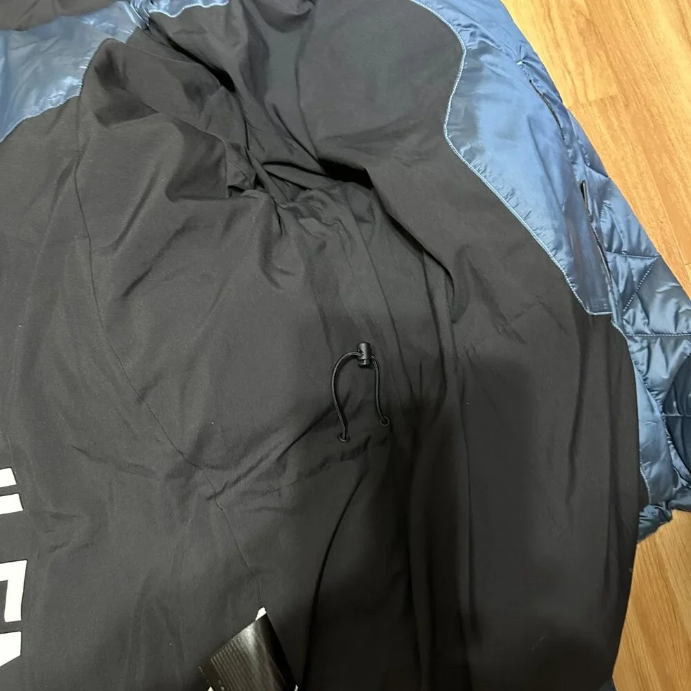 LULULEMON ATHLETICA BLUE PUFFER JACKET, MEDIUM - Picture 9 of 12